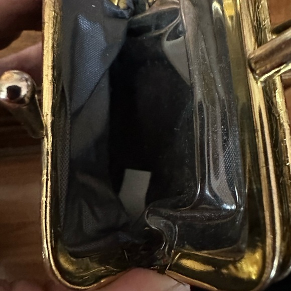 small coin purse with embroidered front - Picture 6 of 7